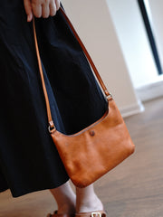 Vintage Brown Womens Small Saddle Shoulder Bag Small Side Bag Crossbody Purse for Ladies