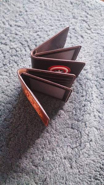 Captain America's Shield Wallet ID Holder Wallet Mens Wallet with ID Window Capt WDPJ028010012