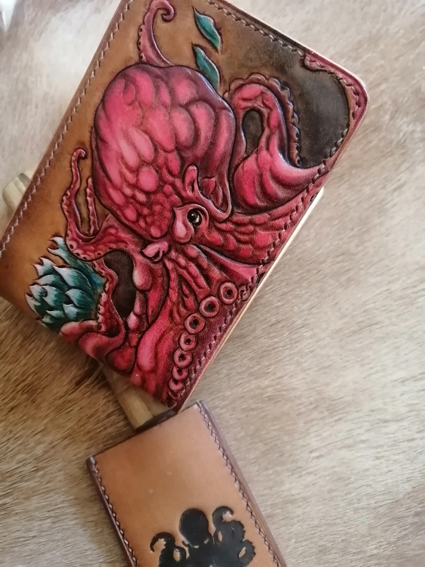 Octopus Tooled Leather Wallet Card Wallet with ID Window Cool ID Holder Wallet Mens Wallet with ID Window?