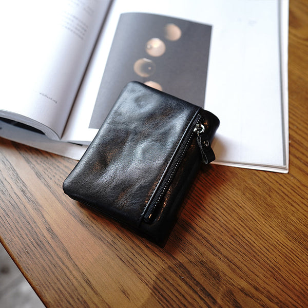 Cute Black Leather Womens Billfold Wallet Classic - Closure Detail