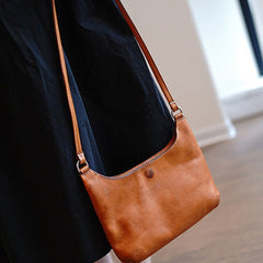 Vintage Brown Womens Small Saddle Shoulder Bag Small Side Bag Crossbody Purse for Ladies