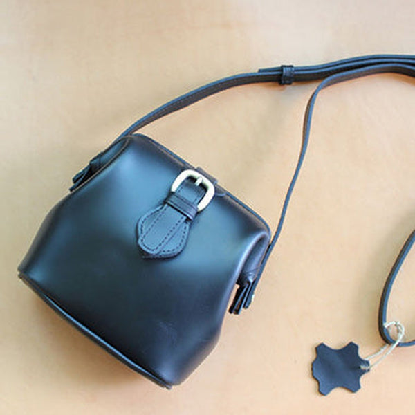 Handmade Womens Black Leather Doctor Shoulder Purses Black Doctor Crossbody Purses for Women