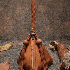 Brown Womens Leather Clutch Wallet Zipper Wristlet Wallet Pyramid Shape Purse for Ladies