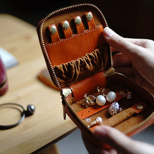 Cute Women Brown Leather Small Jewelry Organizer Mini Jewelry Portable Jewelry Storage Box For Women