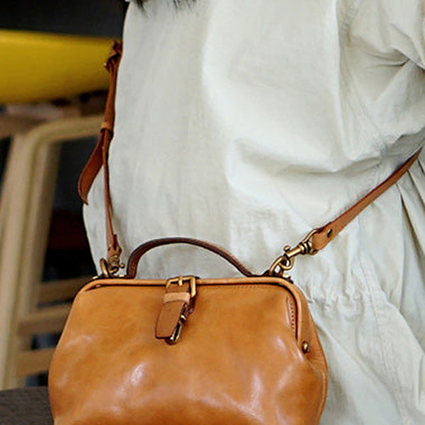 Vintage Womens Tan Leather Doctor Handbag Side Purses Doctor Purses for Women