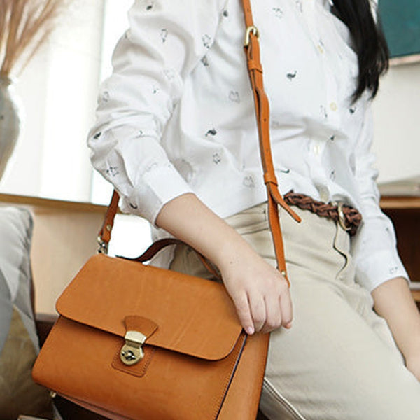 Vintage Womens Tan Leather Doctor Handbags Shoulder Purses Tan Doctor Purses for Women