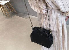 Vintage LEATHER WOMEN Small Doctor Purse Chain SHOULDER BAG Purses FOR WOMEN