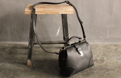 Vintage LEATHER WOMEN Doctor Handbag Doctor Purse SHOULDER BAG Purse FOR WOMEN