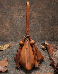 Brown Womens Leather Clutch Wallet Zipper Wristlet Wallet Pyramid Shape Purse for Ladies