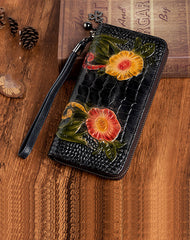 Handmade Floral Brown Leather Wristlet Wallet Crocodile Pattern Womens Zip Around Wallets Flowers Ladies Zipper Clutch Wallet for Women