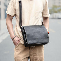 Casual Black Leather Mens 11 inches Courier Bags Messenger Bag Vintage Brown Postman Bags For Men