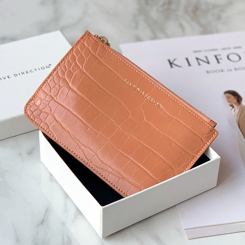 Cute Women Black Vegan Leather Card Holder Wallet with KeyChain Crocodile Pattern Card Wallet Zip Coin Change Wallet For Women
