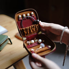 Cute Women Red Leather Small Jewelry Organizer Mini Jewelry Portable Jewelry Storage Box For Women