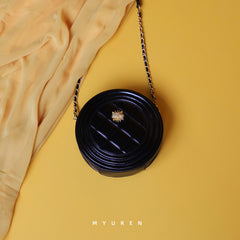 Cute Womens White Leather Round Crossbody Purse Round White Chain Shoulder Bag for Women