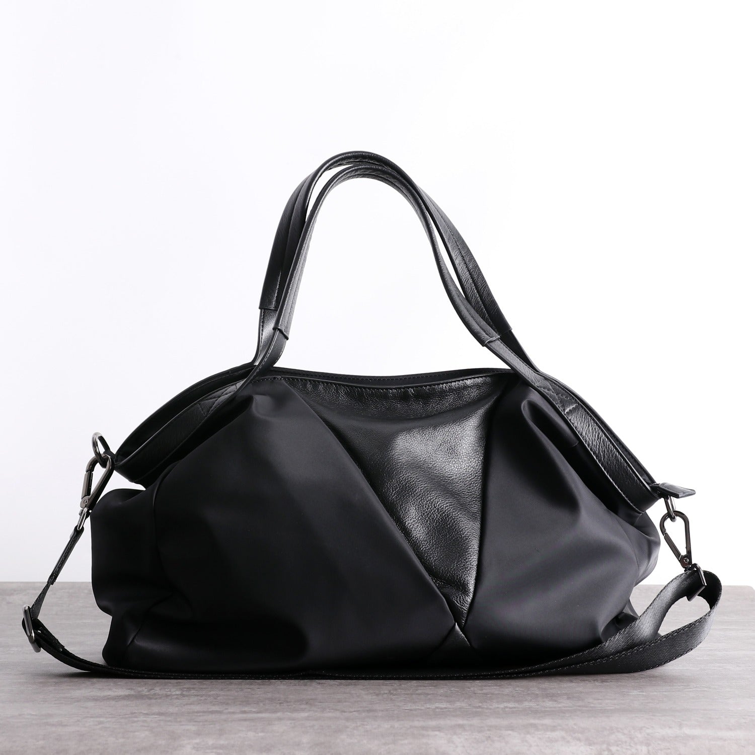 Nylon Leather Travel Handbag Purse Womens Black Nylon Shoulder Bag Nylon Gym Purse for Ladies