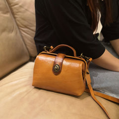 Small Womens Tan Leather Doctor Handbag Purses Vintage Tan Doctor Side Purse for Women
