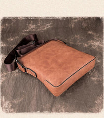 Vintage Coffee LEATHER MEN'S Small Side bag - Closure Detail