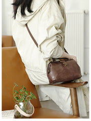 Vintage Womens Tan Leather Doctor Handbag Side Purses Doctor Purses for Women