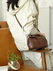 Vintage Womens Tan Leather Doctor Handbag Side Purses Doctor Purses for Women