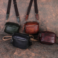 Vintage Green Leather Womens Saddle Shoulder Bag - Closure Detail