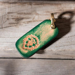 Handmade Leather Mens World of Warcraft Cool Keychain KeyCharm Keyring Pendant for Men