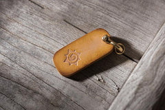 Handmade Leather Mens World of Warcraft Cool Keychain KeyCharm Keyring Pendant for Men