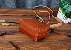 Vintage Womens Brown Leather Small Doctor Shoulder Bag Brown Doctor Crossbody Purse for Women