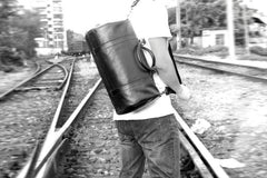 Genuine Leather Mens Barrel Bag Cool Weekender Bag Travel Bag Duffle Bags Overnight Bag Holdall Bag for men