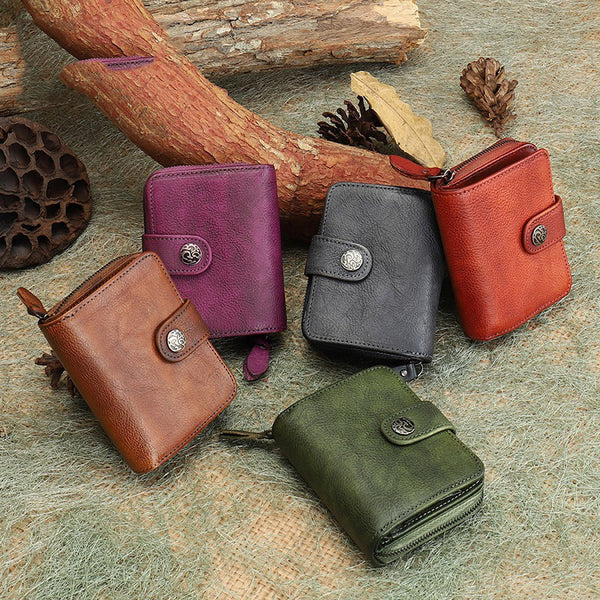 Small Leather Trifold Wallet Vintage Billfold Cute - Closure Detail