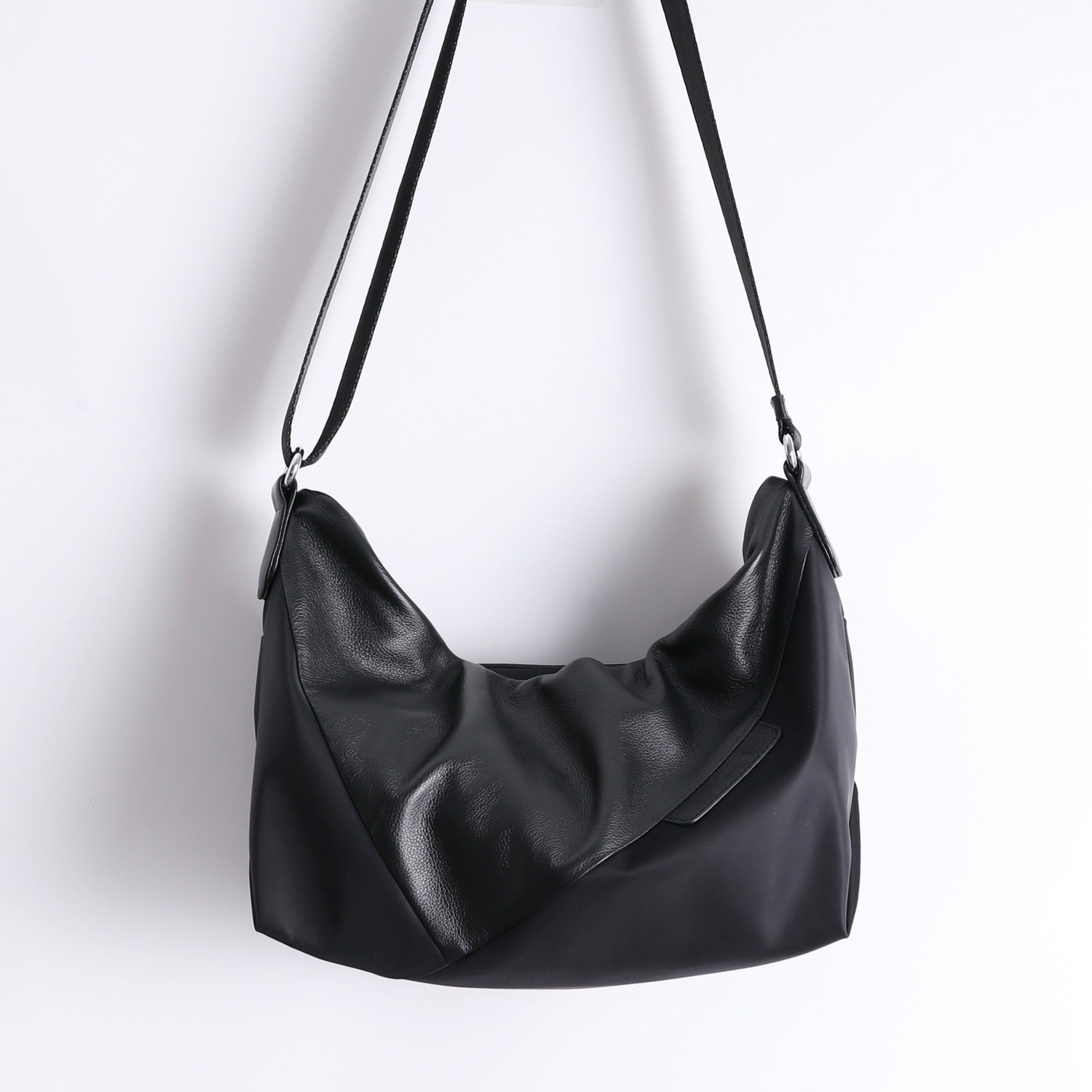Womens Nylon Leather Barrel Shoulder Purse Womens Black Nylon Gym Crossbody Purse Nylon Work Shoulder Purse for Ladies