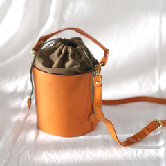 Fashion Tan Leather Womens Small Handbag Structured Bucket Shoulder Bag Leather Drawstring Crossbody Bag