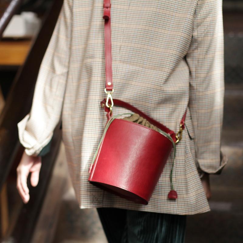 Fashion Womens Small Structured Red Leather Bucket Handbag Shoulder Bag Leather Drawstring Bucket Crossbody Bag