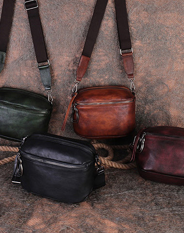 Vintage Leather Womens Saddle Shoulder Bag Small - Front View